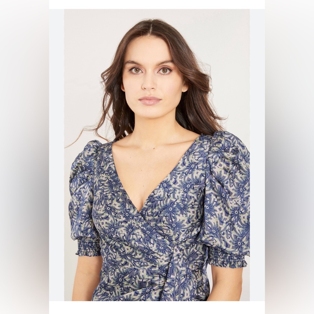 cinq a sept Blue Floral Puff-Sleeve Midi Dress - Picture 2 of 16